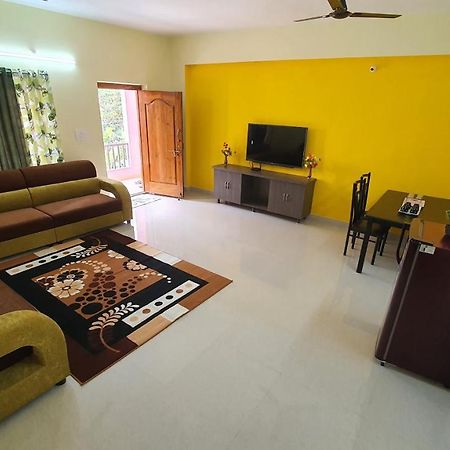 Tirupati Homestay - 2Bhk Ac Family Apartments Near Alipiri And Kapilatheertham - Walk To A2B Veg Restaurant - Wifi - Android Tv - Easy Access To Tirumala Εξωτερικό φωτογραφία