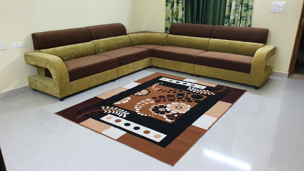 Tirupati Homestay - 2Bhk Ac Family Apartments Near Alipiri And Kapilatheertham - Walk To A2B Veg Restaurant - Wifi - Android Tv - Easy Access To Tirumala Εξωτερικό φωτογραφία