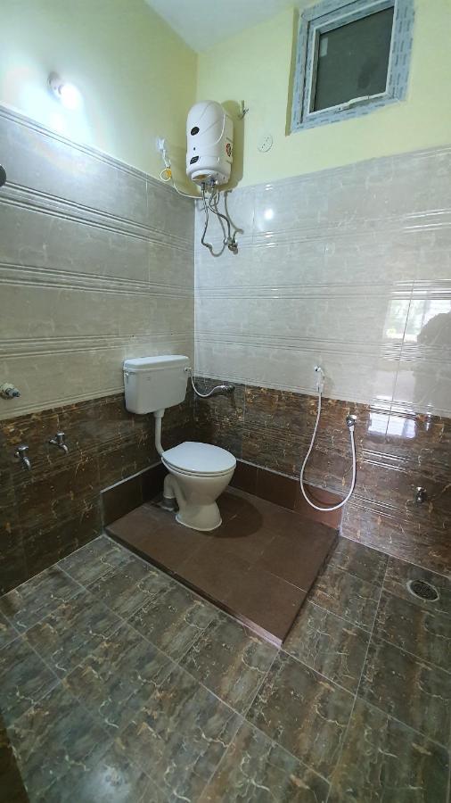 Tirupati Homestay - 2Bhk Ac Family Apartments Near Alipiri And Kapilatheertham - Walk To A2B Veg Restaurant - Wifi - Android Tv - Easy Access To Tirumala Εξωτερικό φωτογραφία