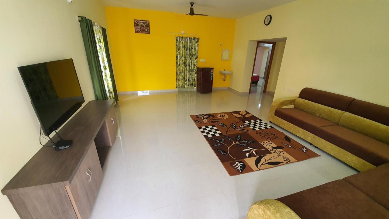 Tirupati Homestay - 2Bhk Ac Family Apartments Near Alipiri And Kapilatheertham - Walk To A2B Veg Restaurant - Wifi - Android Tv - Easy Access To Tirumala Εξωτερικό φωτογραφία